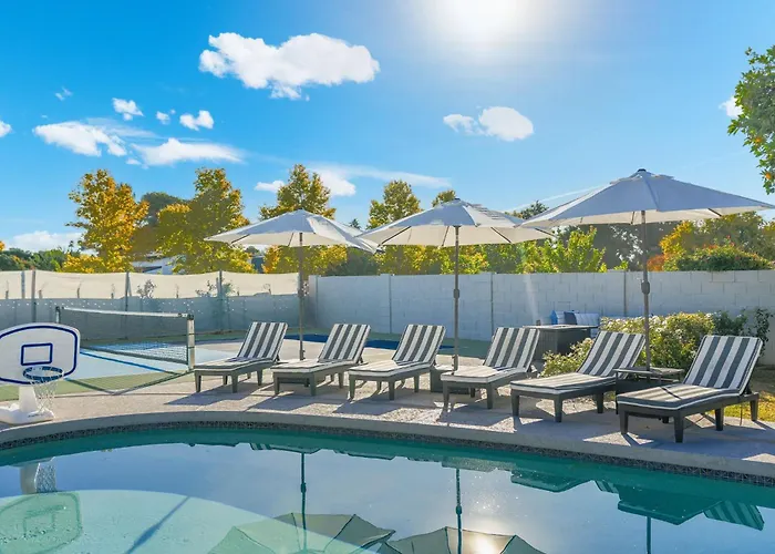 Casa Brivada With Heated Pool & Pickleball Ferienhaus